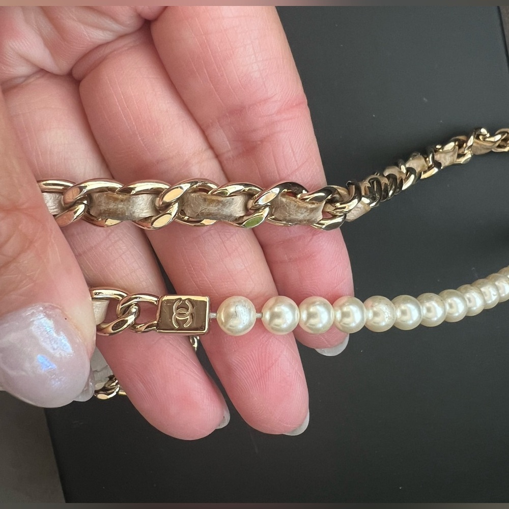 Chanel Pearl Crossbody Bag - Picture 7 of 17